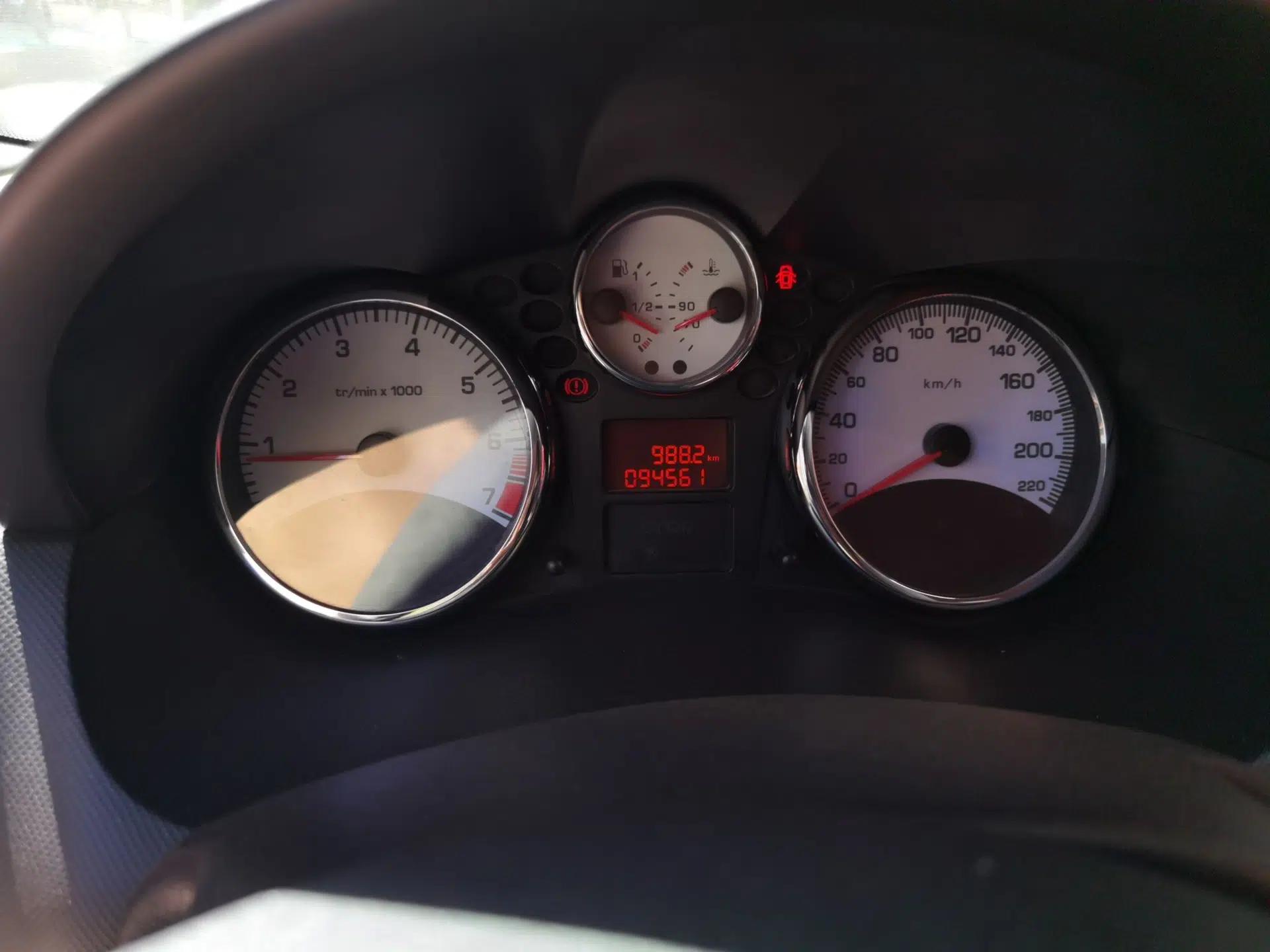Peugeot 207 2011 Sedan 1.4L Manual Yule Edition — миниатюра 12