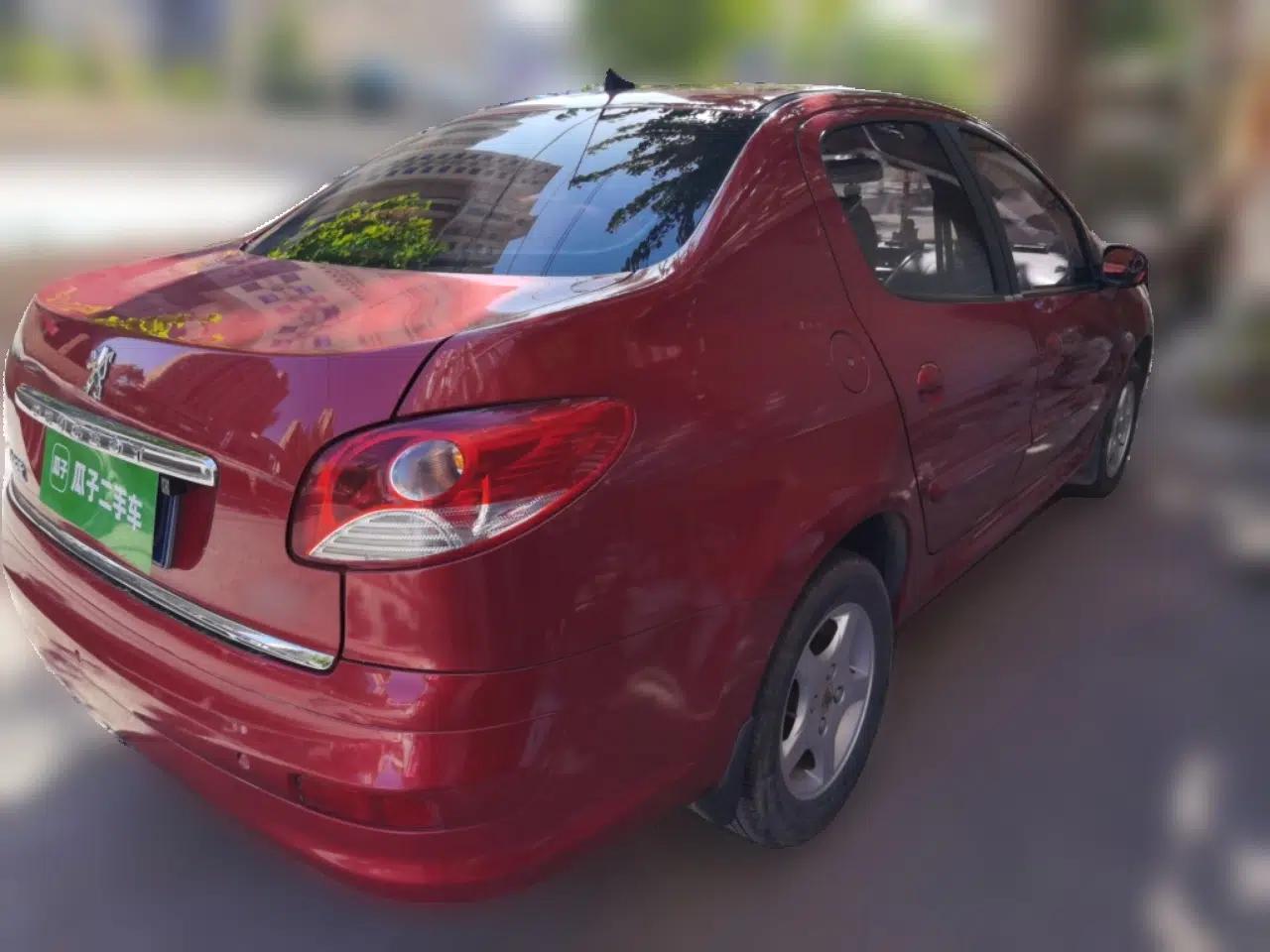 Peugeot 207 2011 Sedan 1.4L Manual Yule Edition — миниатюра 6