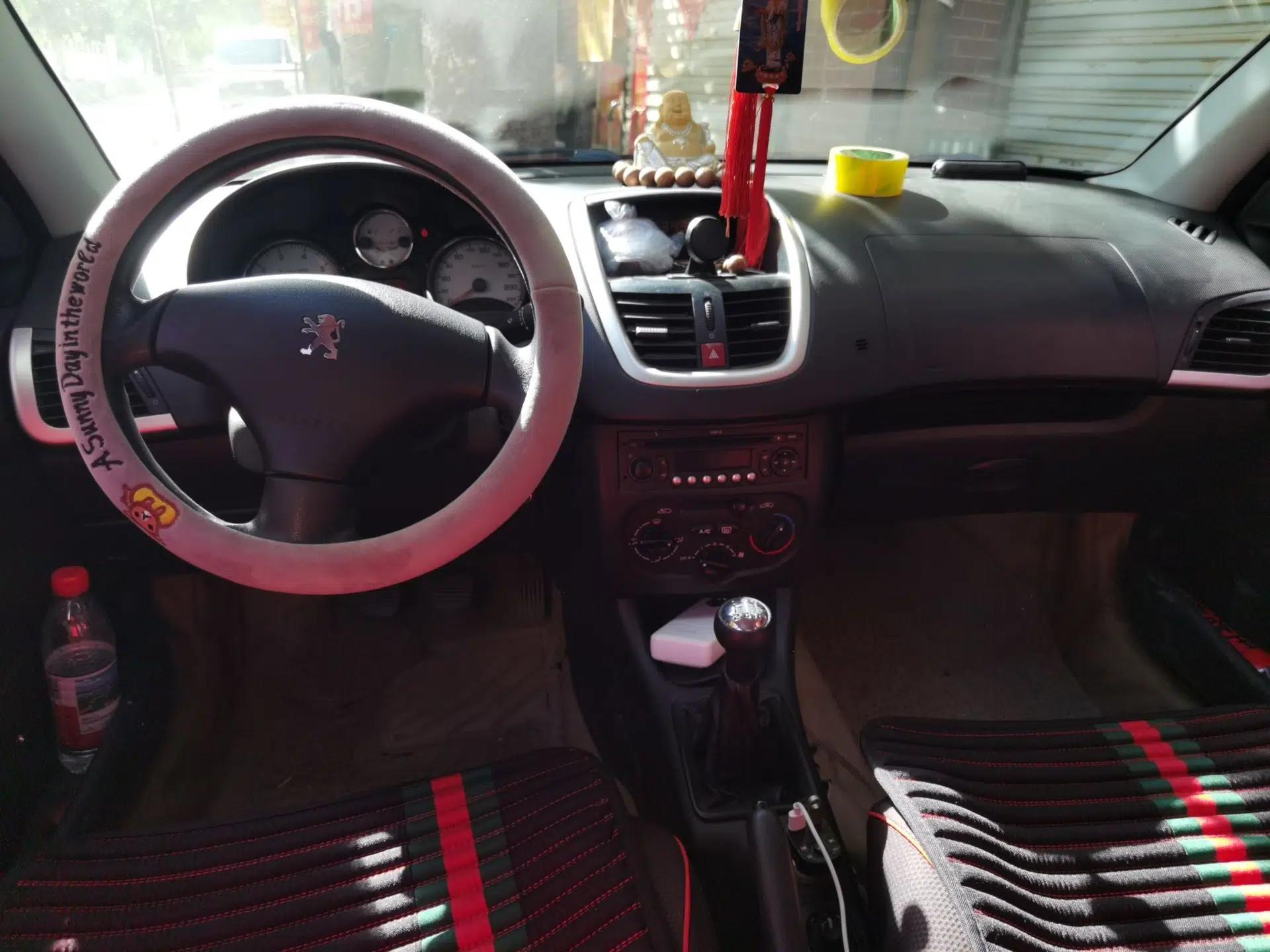 Peugeot 207 2011 Sedan 1.4L Manual Yule Edition — миниатюра 10