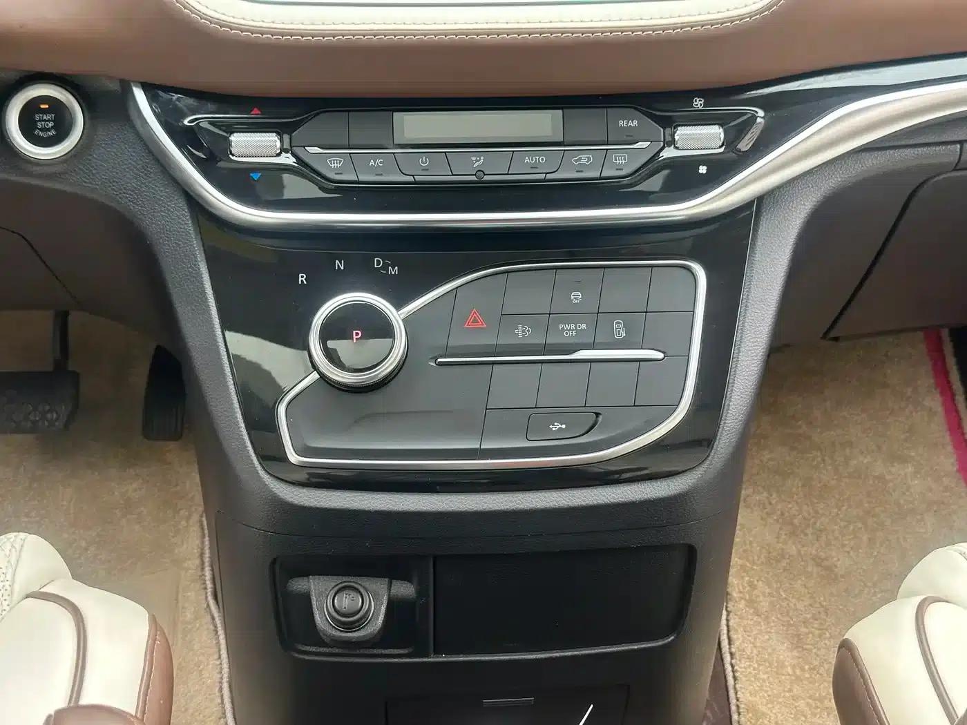 Maxus G20 2023 Facelift PLUS 2.0T Diesel Automatic Luxury Edition — миниатюра 13