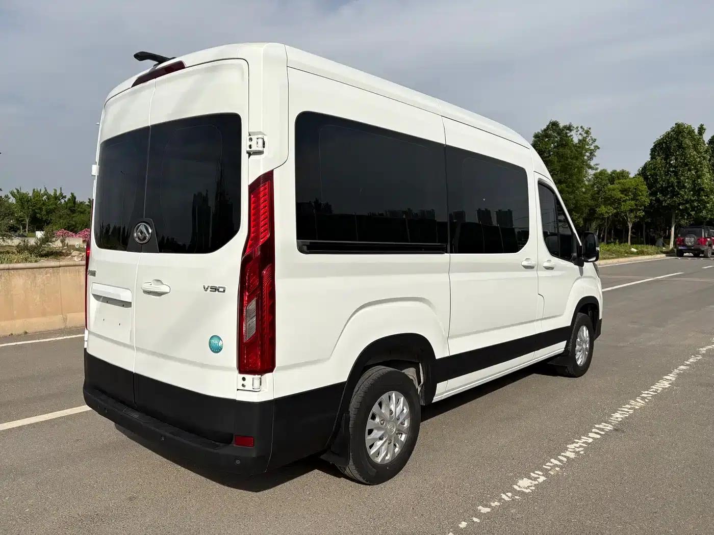 Xintu V90 2019 Model 2.0T Manual Smart Rear-Wheel Drive Single Tire Long Wheelbase High Roof 7 Seats — миниатюра 2