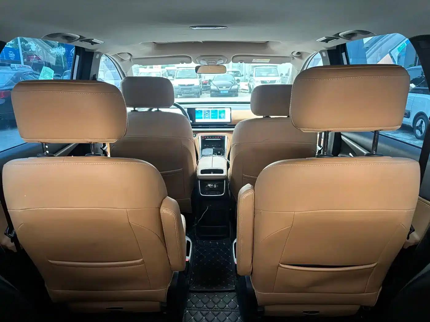 Maxus G50 Plug-in Hybrid 2025 Navigator Edition — миниатюра 8