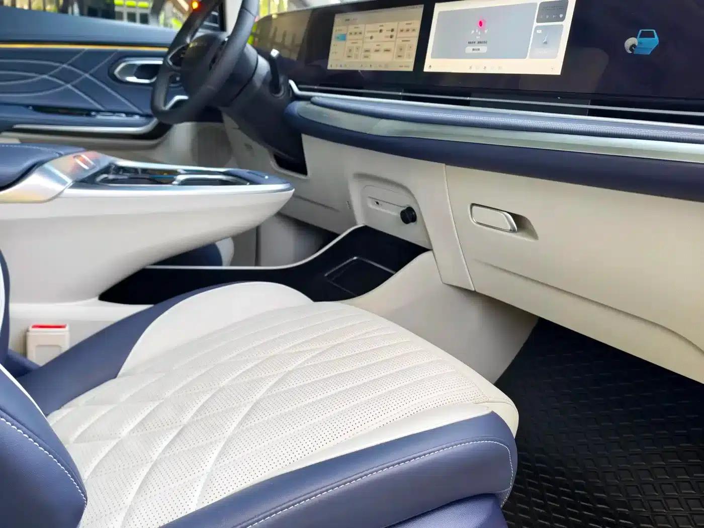 Maxus G90 2023 2.0T Interstellar 7-Seater Edition — миниатюра 25
