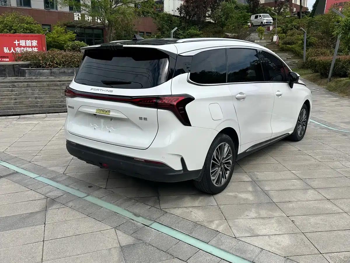 Fengxing Yacht 2022 1.5T DCT Wave Chaser Edition — миниатюра 6