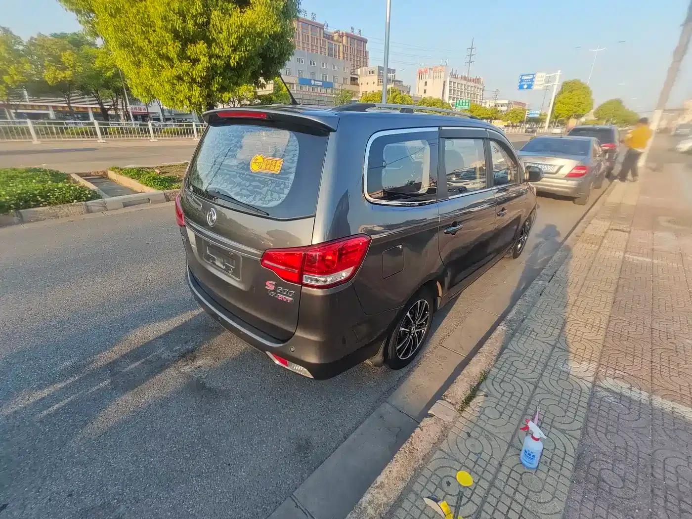 Fengxing S500 2016 1.6L CVT Premium Edition — миниатюра 8