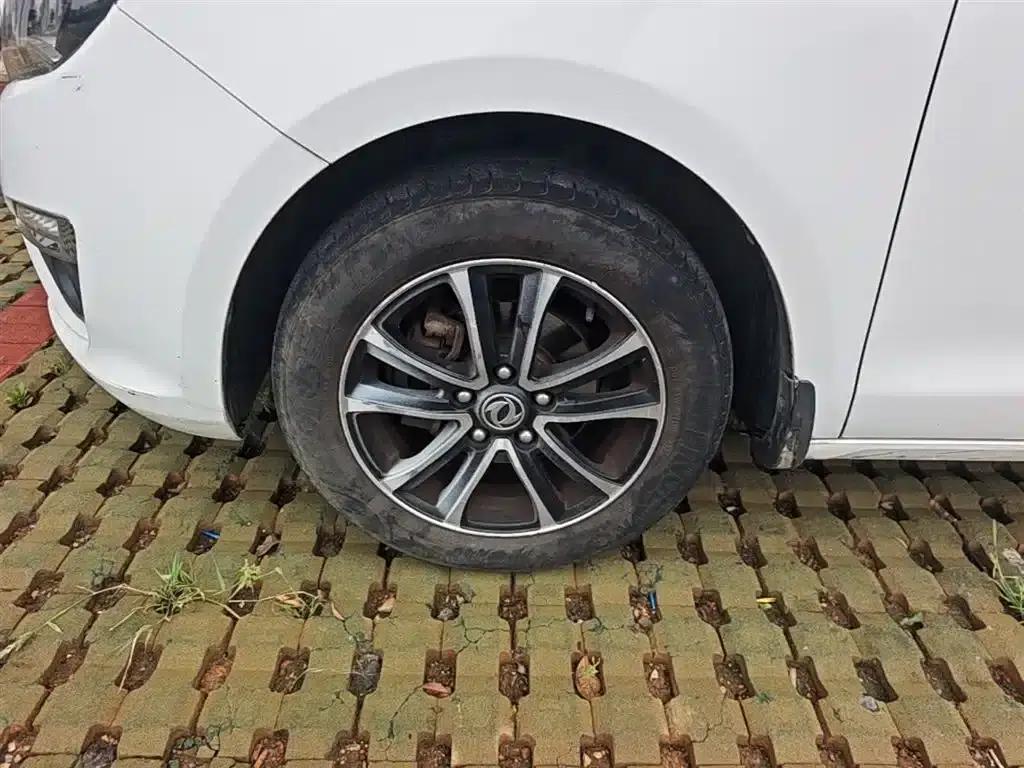 Fengxing S500 2016 Model 1.5L Manual Comfort — миниатюра 23