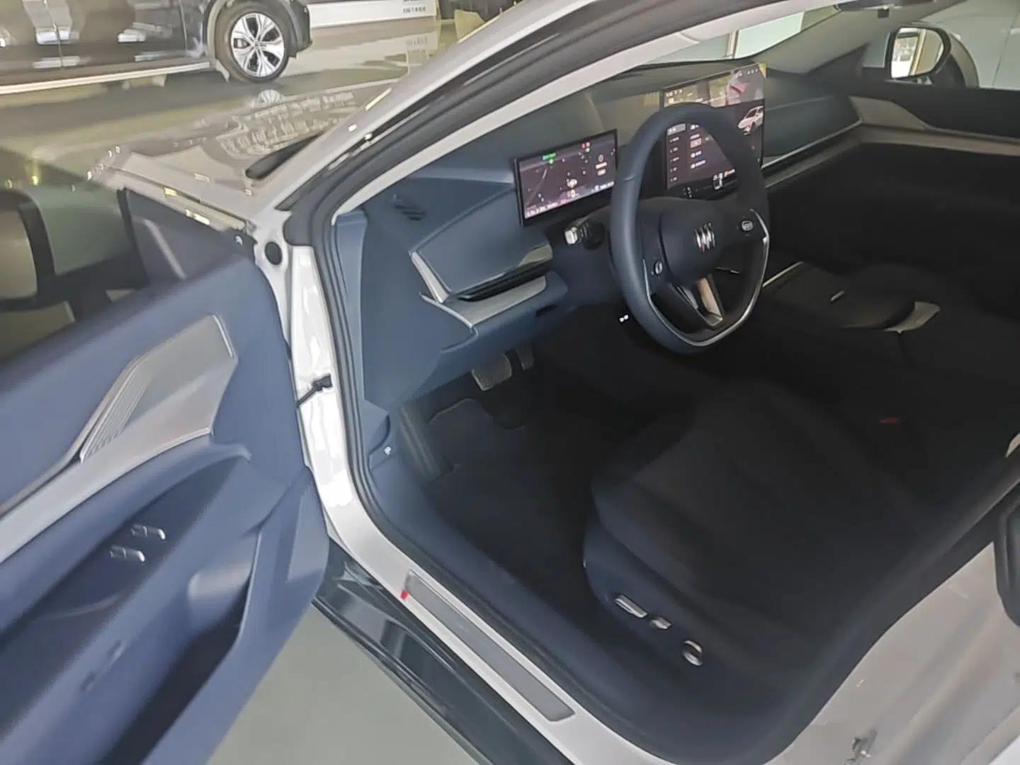 Buick L7 2025 Model Prestige Edition — миниатюра 19