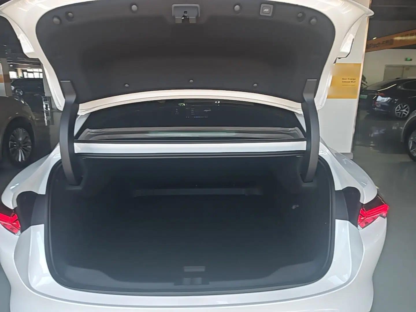 Buick L7 2025 Model Prestige Edition — миниатюра 22
