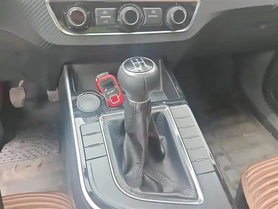 Fengxing T5 2020 1.6L Manual Comfort Model (China VI Emission Standard) — миниатюра 16