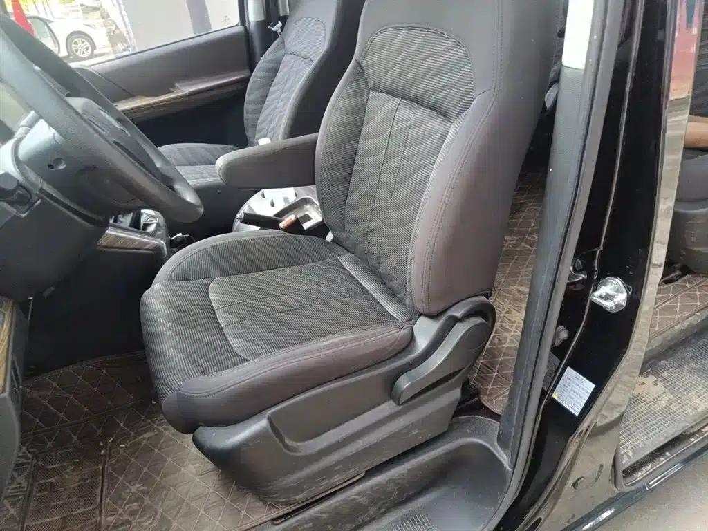 Lingzhi PLUS 2021 2.0L Manual Comfort 7-Seater — миниатюра 12