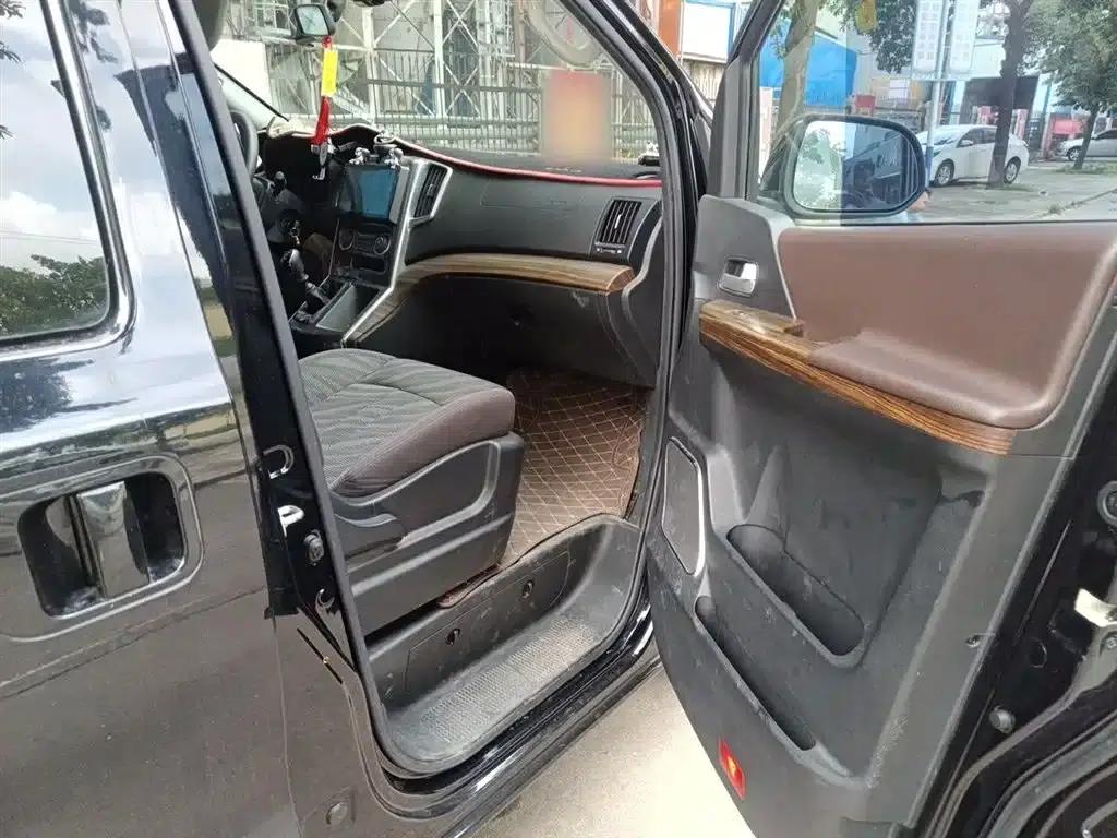 Lingzhi PLUS 2021 2.0L Manual Comfort 7-Seater — миниатюра 20