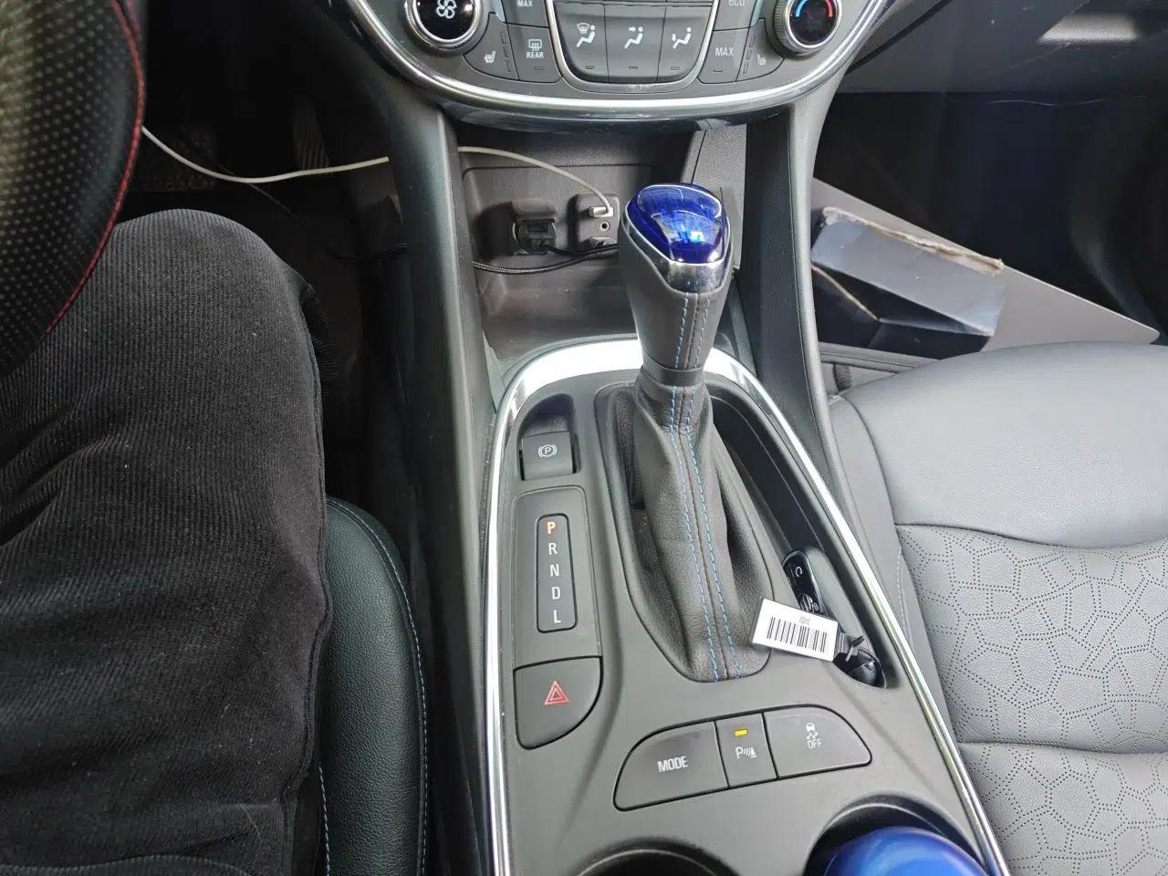 Buick VELITE 5 2017 Urban Extended-Range Model — миниатюра 15