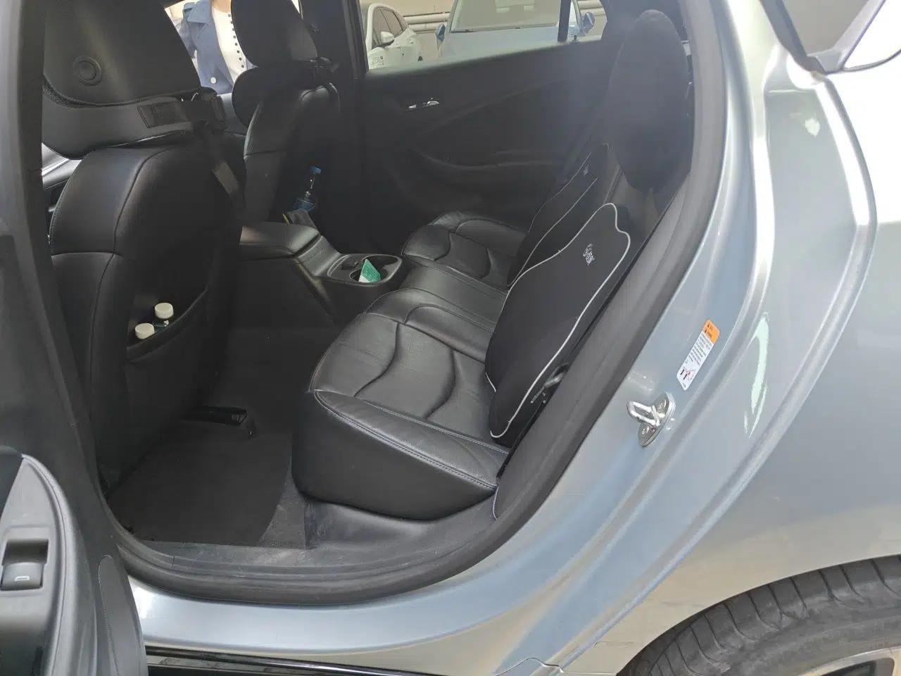 Buick VELITE 5 2017 Urban Extended-Range Model — миниатюра 18