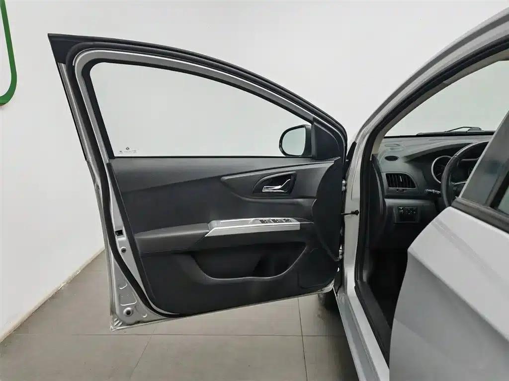Dongfeng Fengshen A30 2014 Model 1.5L Automatic Smart Edition — миниатюра 8