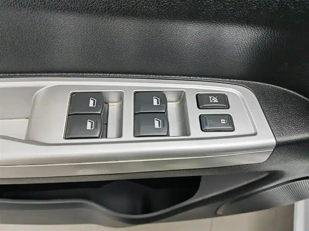Dongfeng Fengshen A30 2014 Model 1.5L Automatic Smart Edition — миниатюра 9