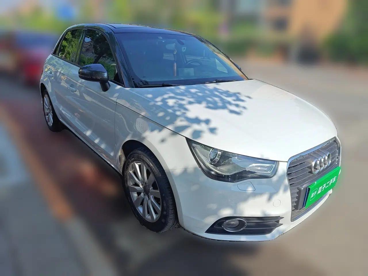 Audi A1 2014 30 TFSI Sportback Comfort Model — миниатюра 3