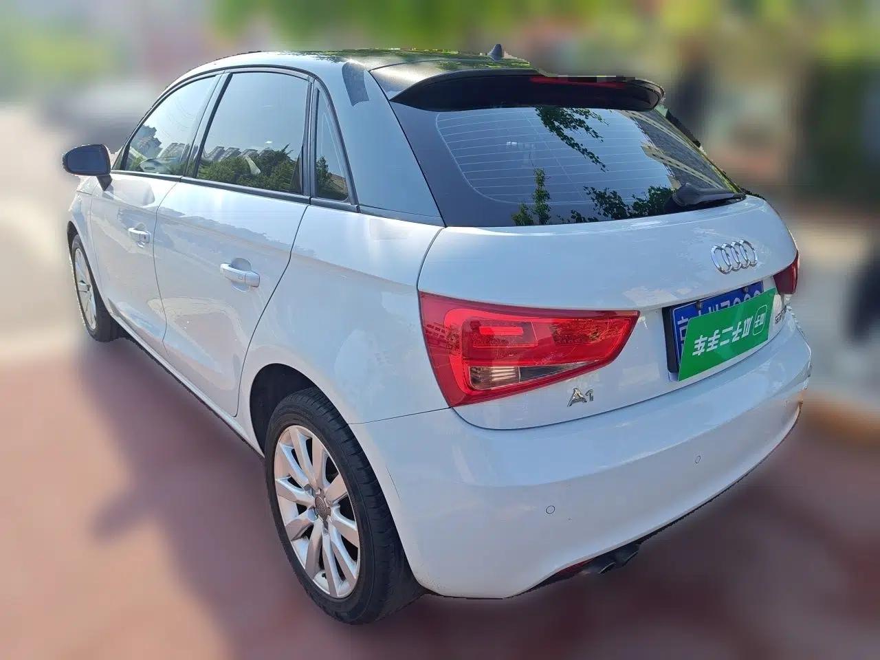 Audi A1 2014 30 TFSI Sportback Comfort Model — миниатюра 4
