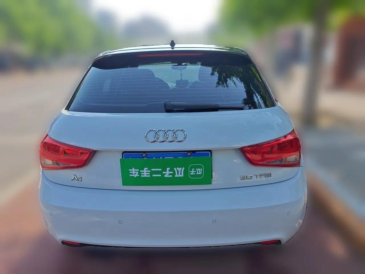 Audi A1 2014 30 TFSI Sportback Comfort Model — миниатюра 5