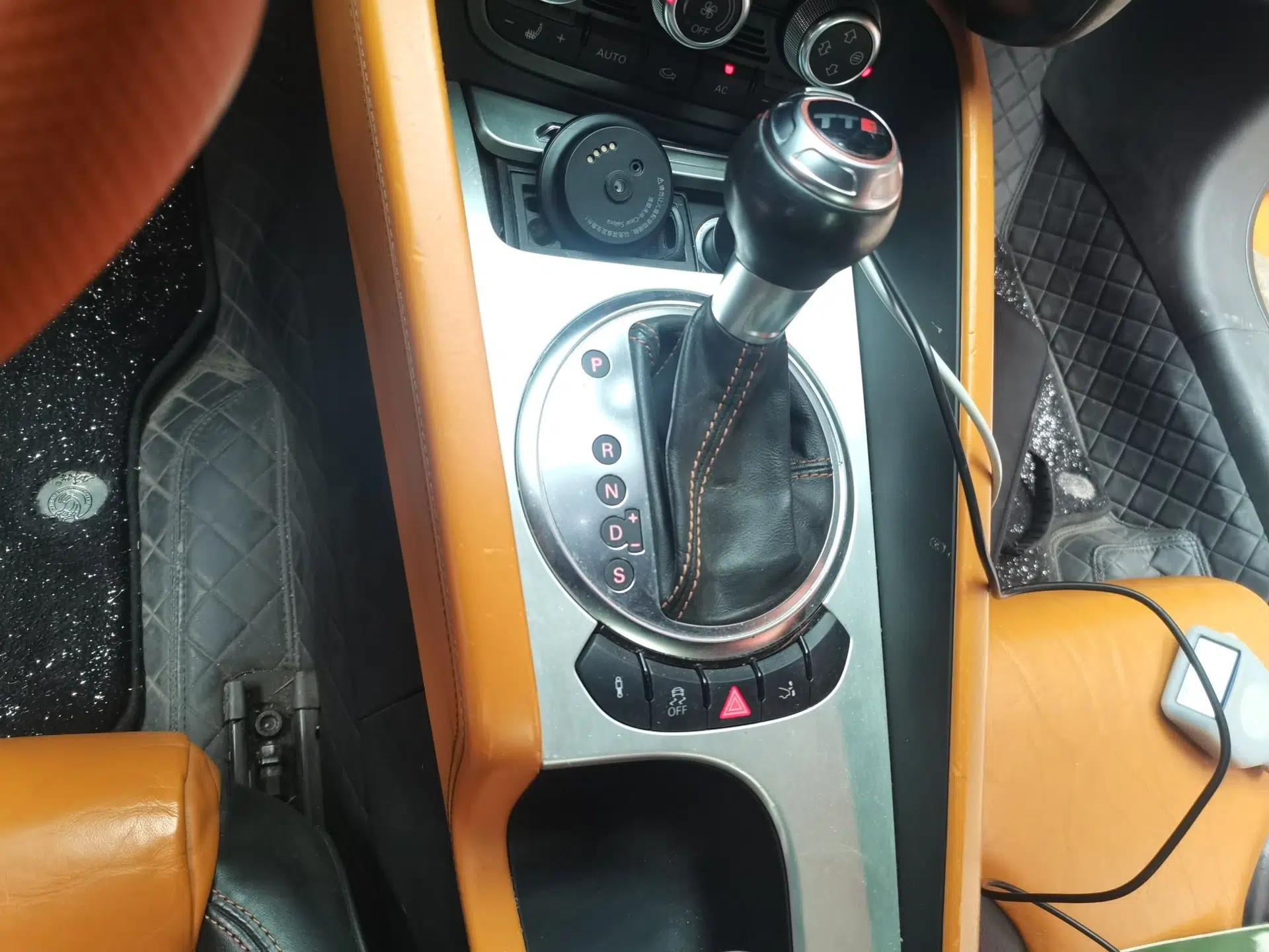 Audi TTS 2011 TTS Coupe 2.0TFSI quattro — миниатюра 15