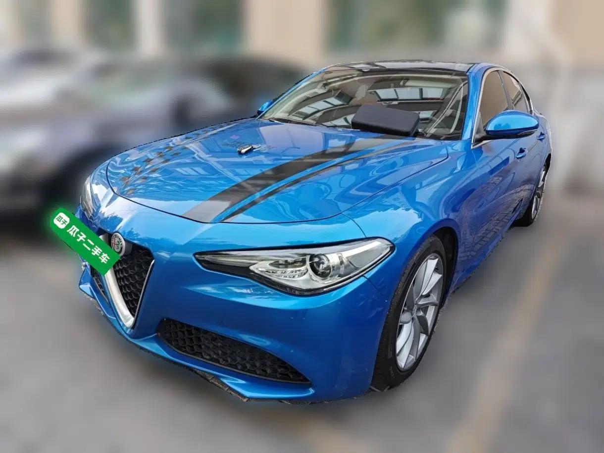 Alfa Romeo Giulia 2017 2.0T 200HP Luxury Edition — миниатюра 1