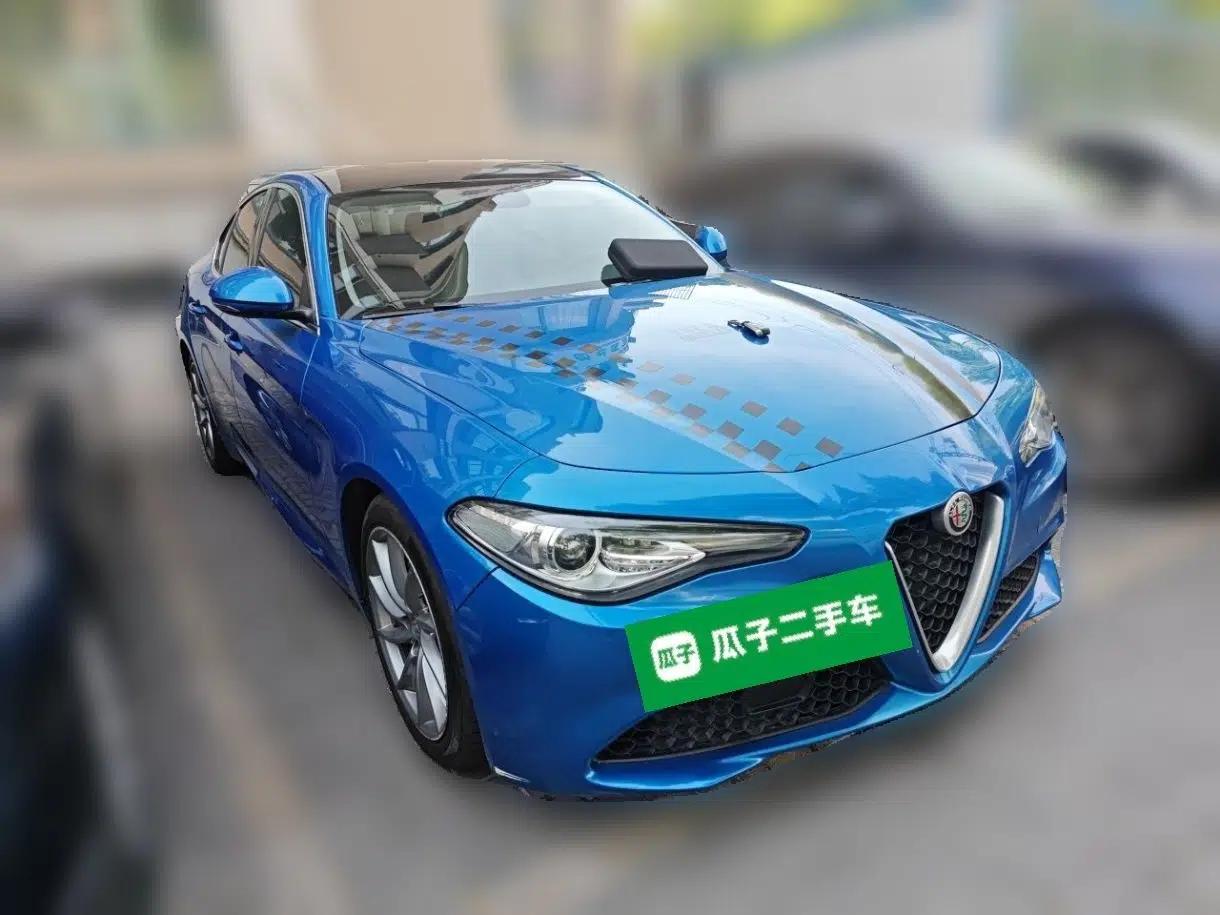 Alfa Romeo Giulia 2017 2.0T 200HP Luxury Edition — миниатюра 3