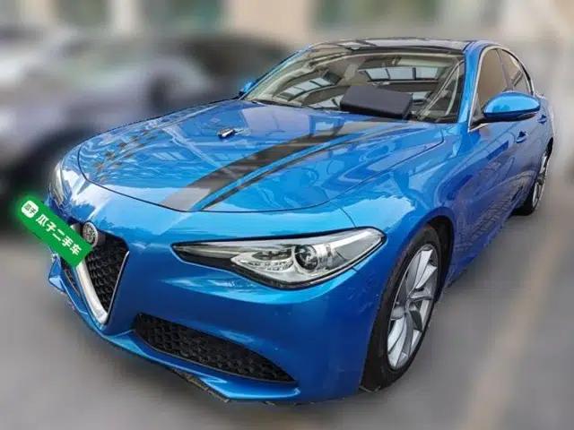 Alfa Romeo Giulia 2017 2.0T 200HP Luxury Edition