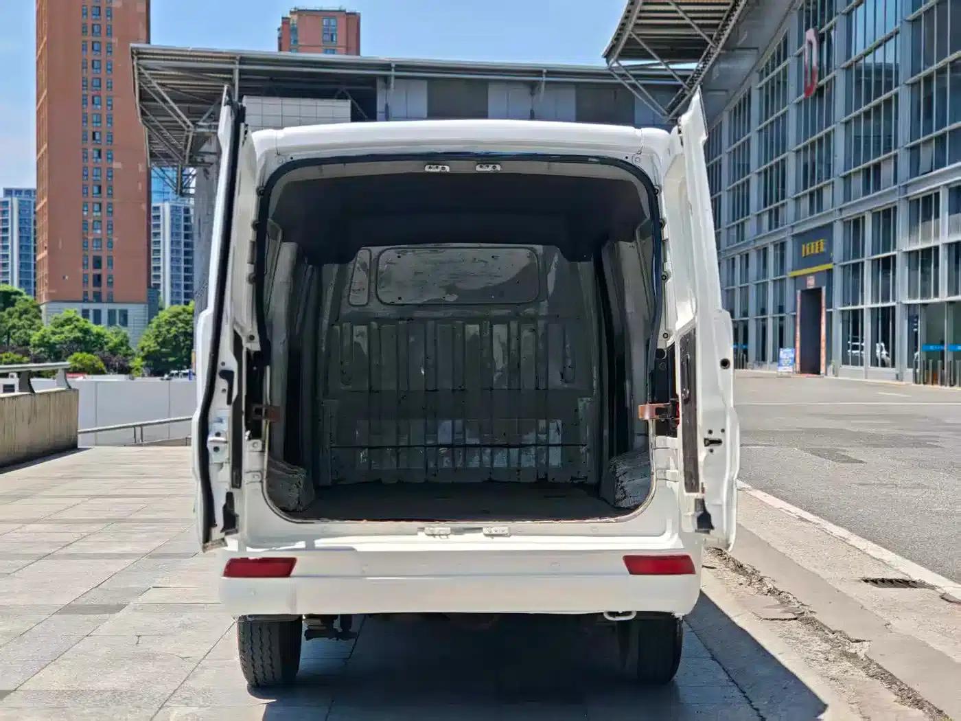 Yufeng EM26 2022 Pure Electric Version — миниатюра 14