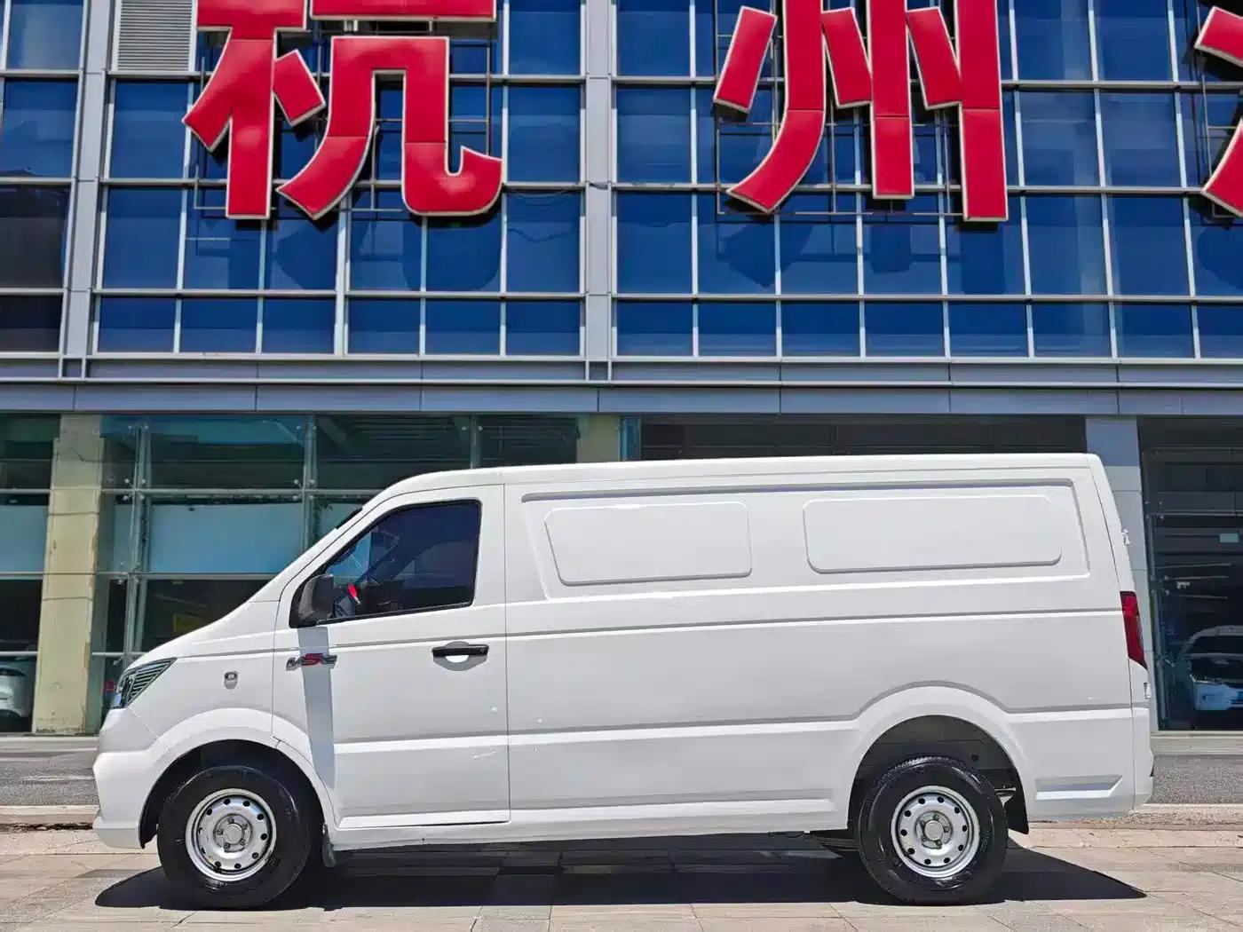 Yufeng EM26 2022 Pure Electric Version — миниатюра 3