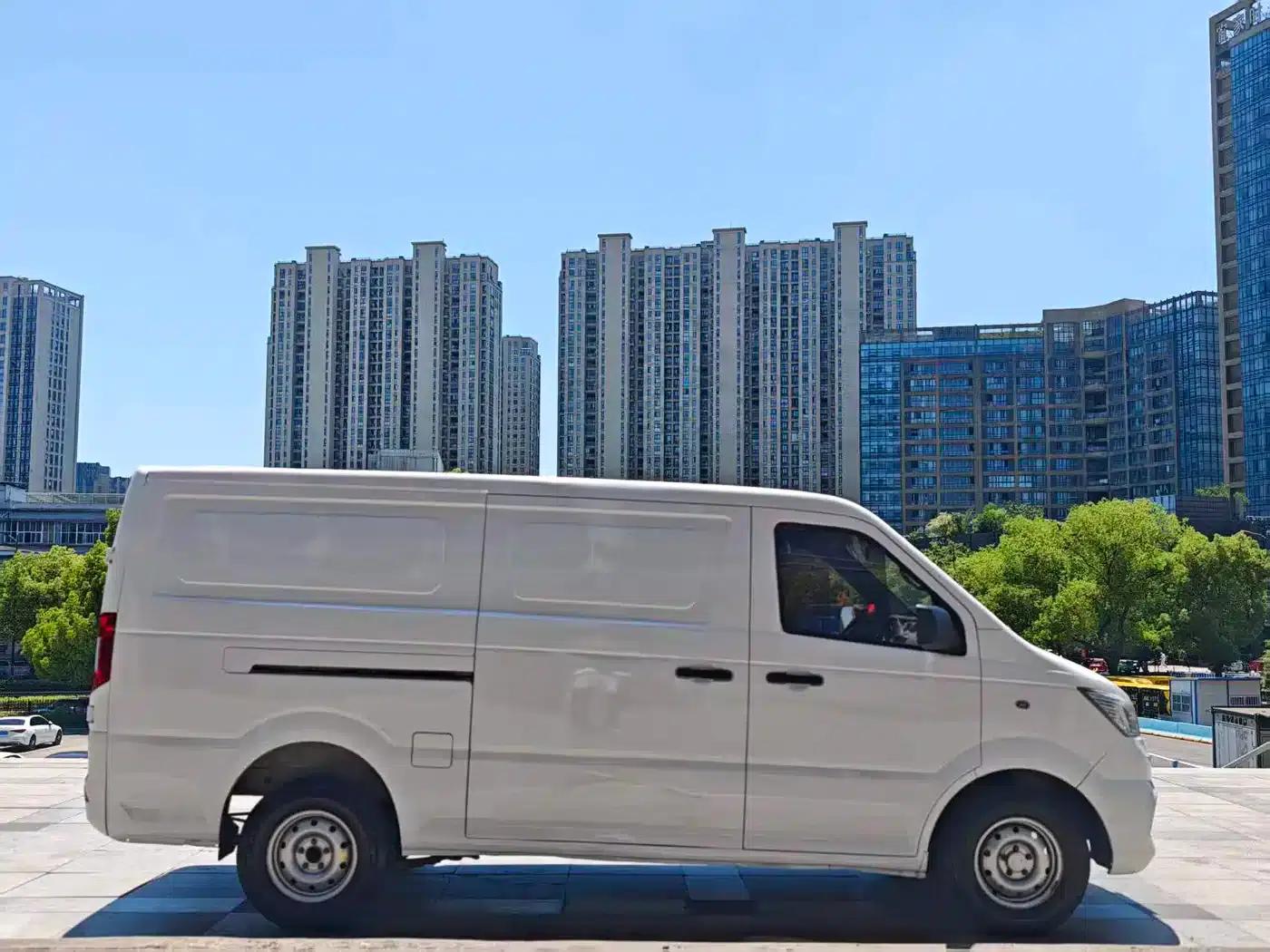 Yufeng EM26 2022 Pure Electric Version — миниатюра 8