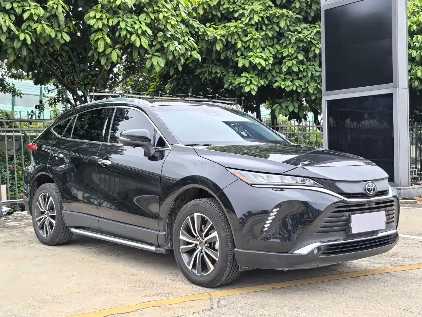 HARRIER 2022 2.0L CVT 2WD Luxury Edition — миниатюра 2