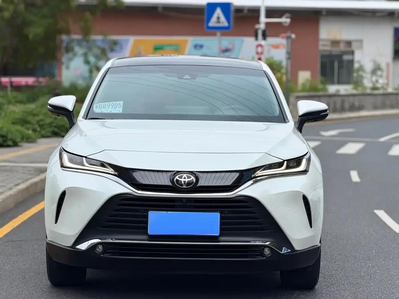 HARRIER 2022 2.0L CVT 2WD Premium Edition — миниатюра 2