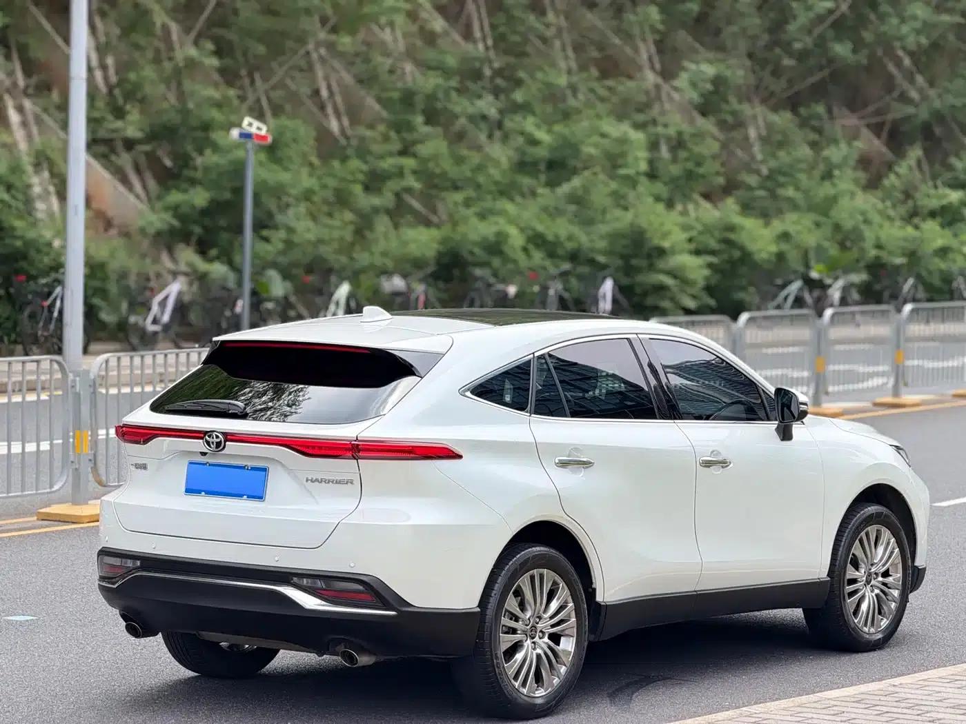 HARRIER 2022 2.0L CVT 2WD Premium Edition — миниатюра 11