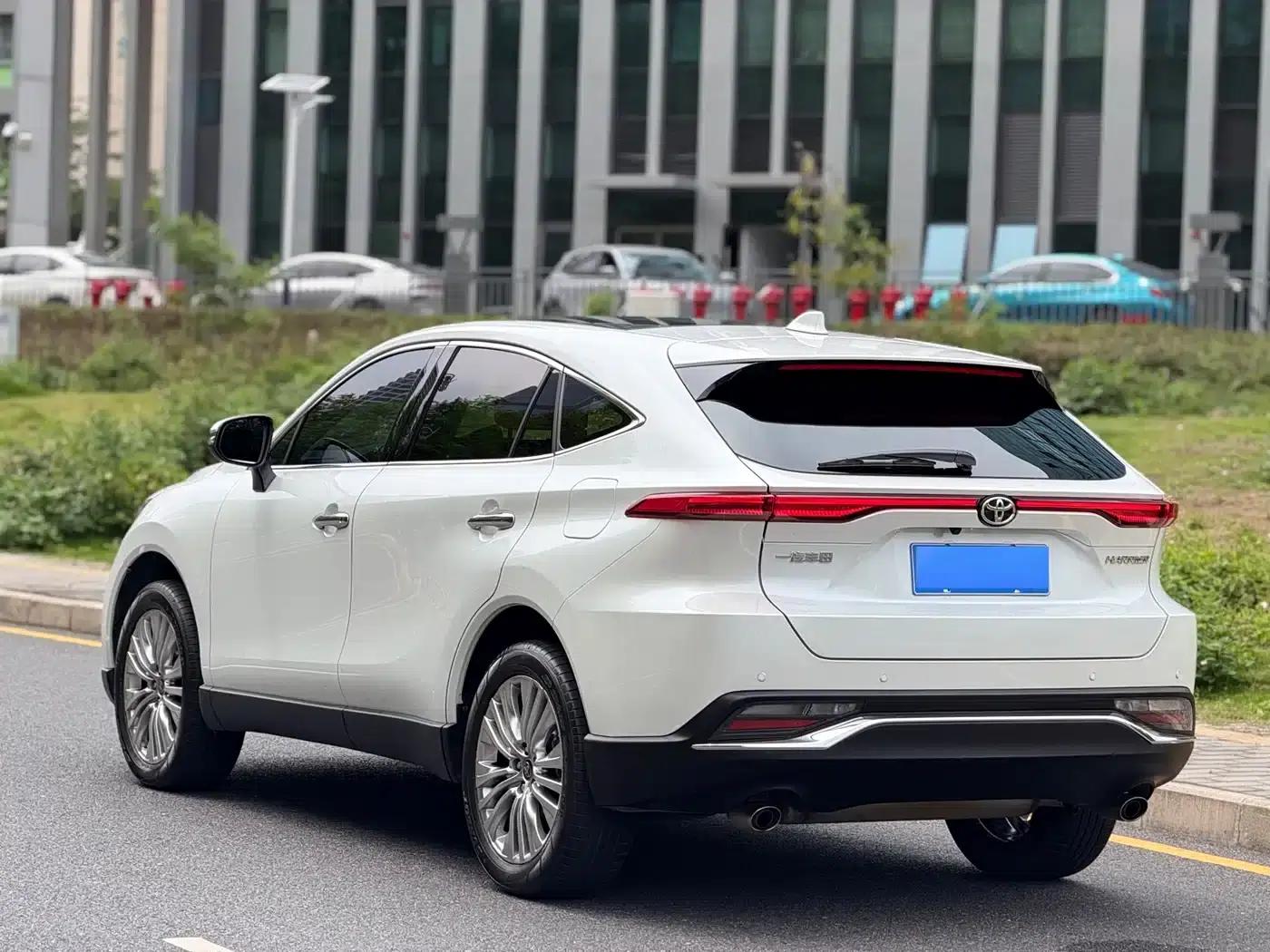 HARRIER 2022 2.0L CVT 2WD Premium Edition — миниатюра 14