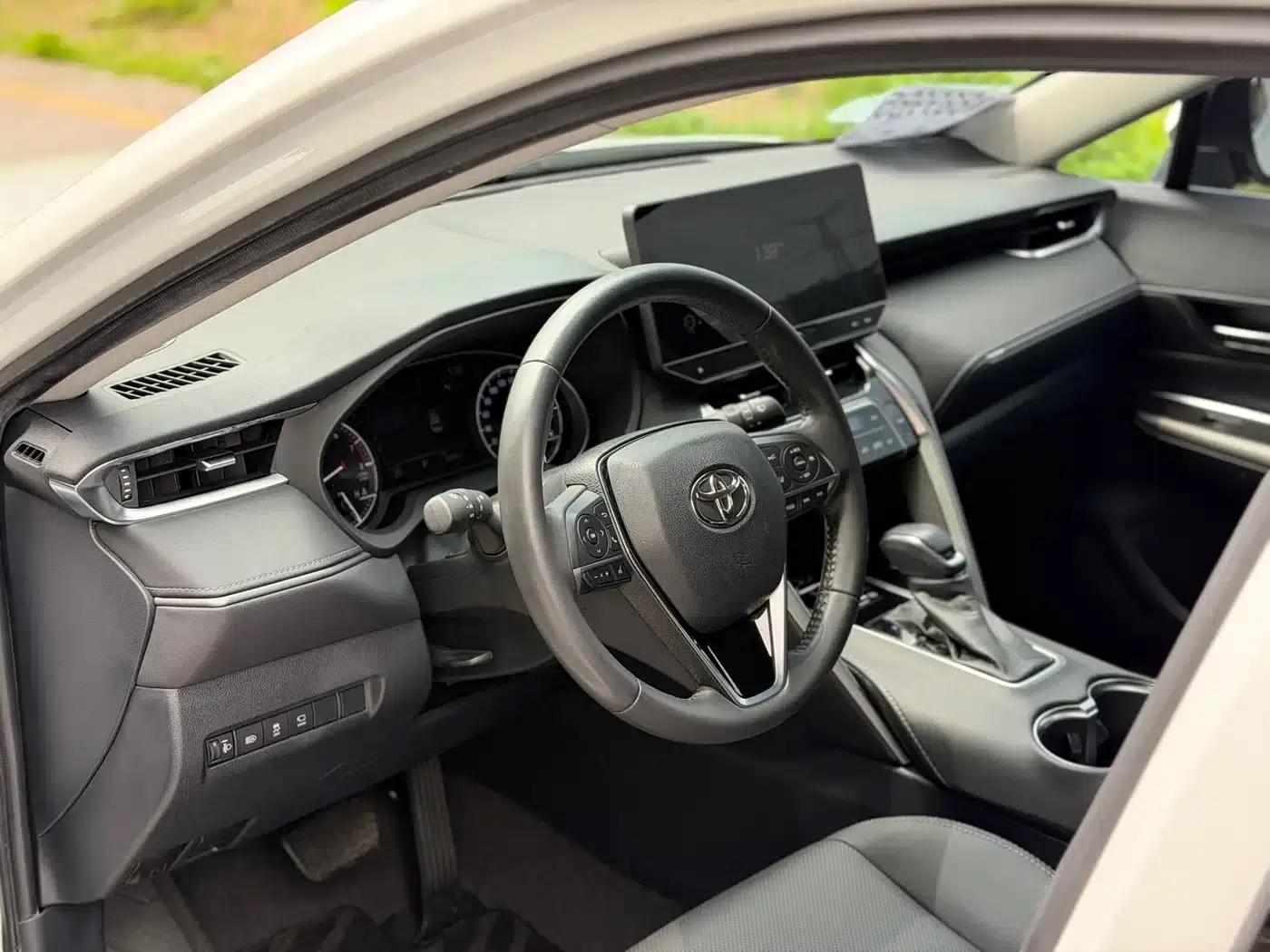 HARRIER 2022 2.0L CVT 2WD Premium Edition — миниатюра 5