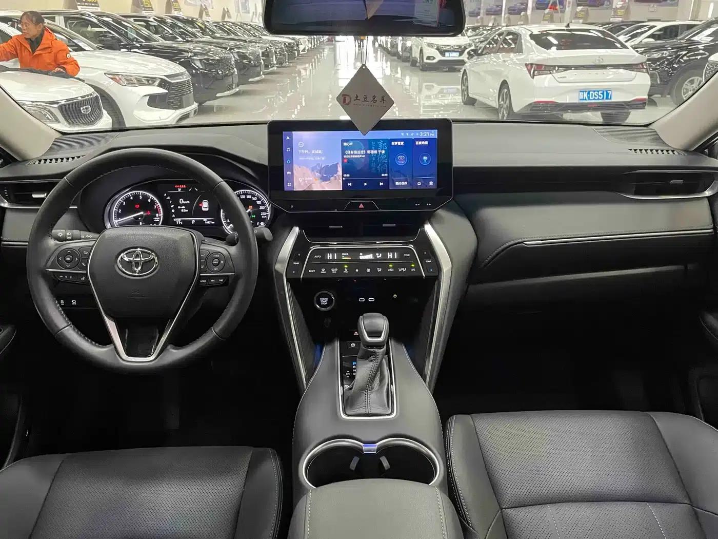 HARRIER 2023 2.0L CVT 2WD Premium Edition — миниатюра 6