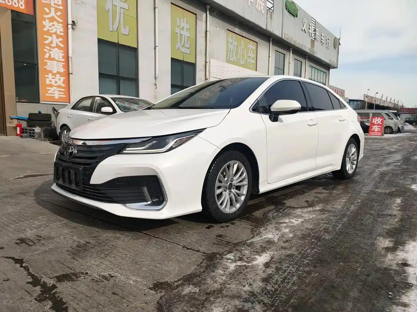 2022 Avalon 2.0L Premium Edition — миниатюра 1