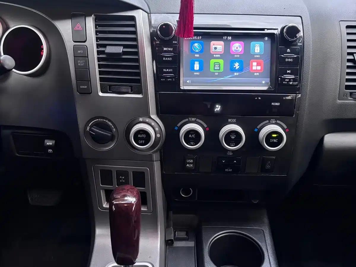 2014 Sequoia 5.7L Automatic — миниатюра 17