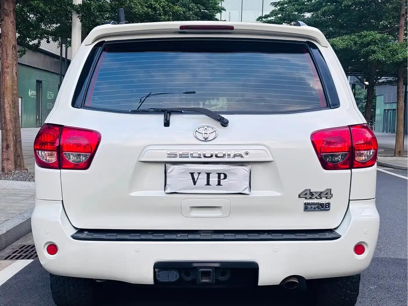 2014 Sequoia 5.7L Automatic — миниатюра 4