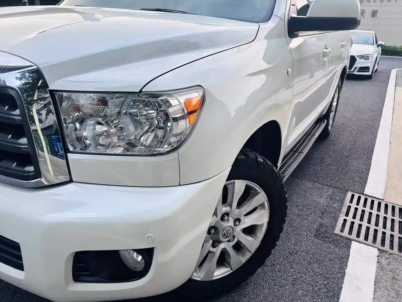 2014 Sequoia 5.7L Automatic — миниатюра 9