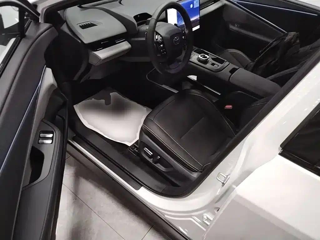 Toyota BZ5 2025 550 PRO — миниатюра 16