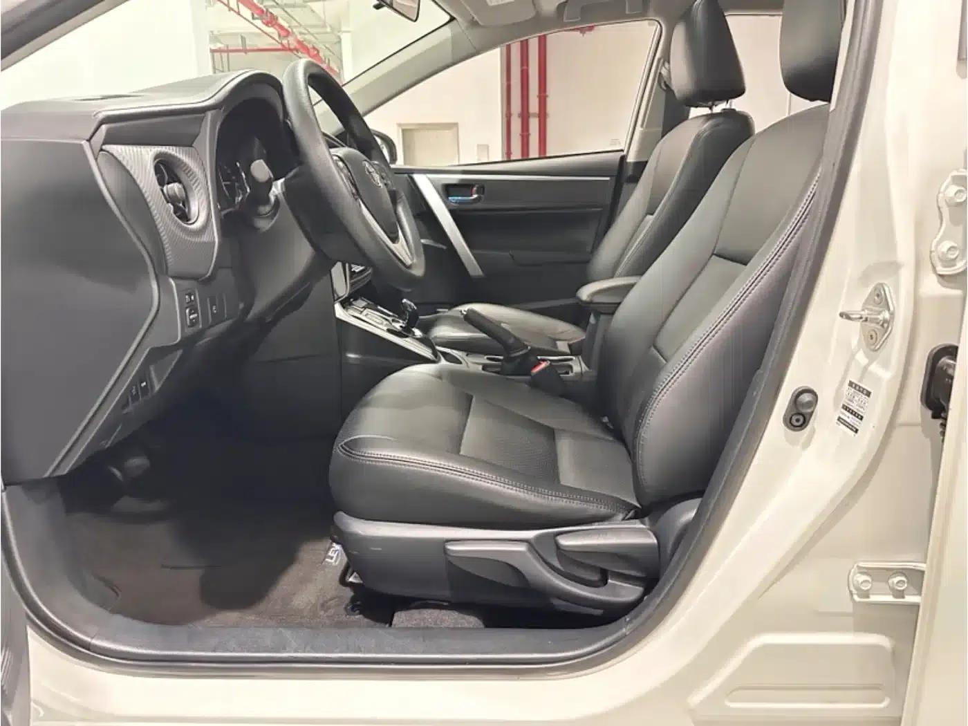 Levin Hybrid E+ 2019 1.8PH GS E-CVT Elite Sunroof Edition — миниатюра 12
