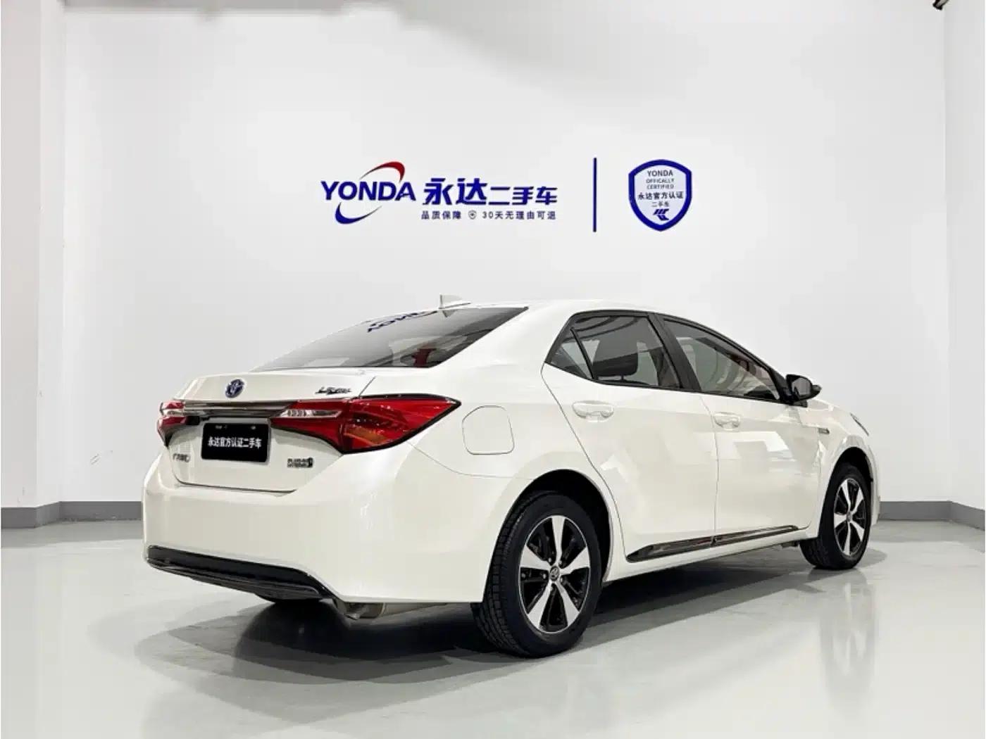 Levin Hybrid E+ 2019 1.8PH GS E-CVT Elite Sunroof Edition — миниатюра 4