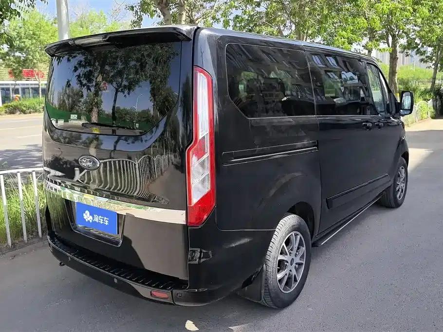 Tourneo 2017 2.0T Automatic Elite Edition — миниатюра 3