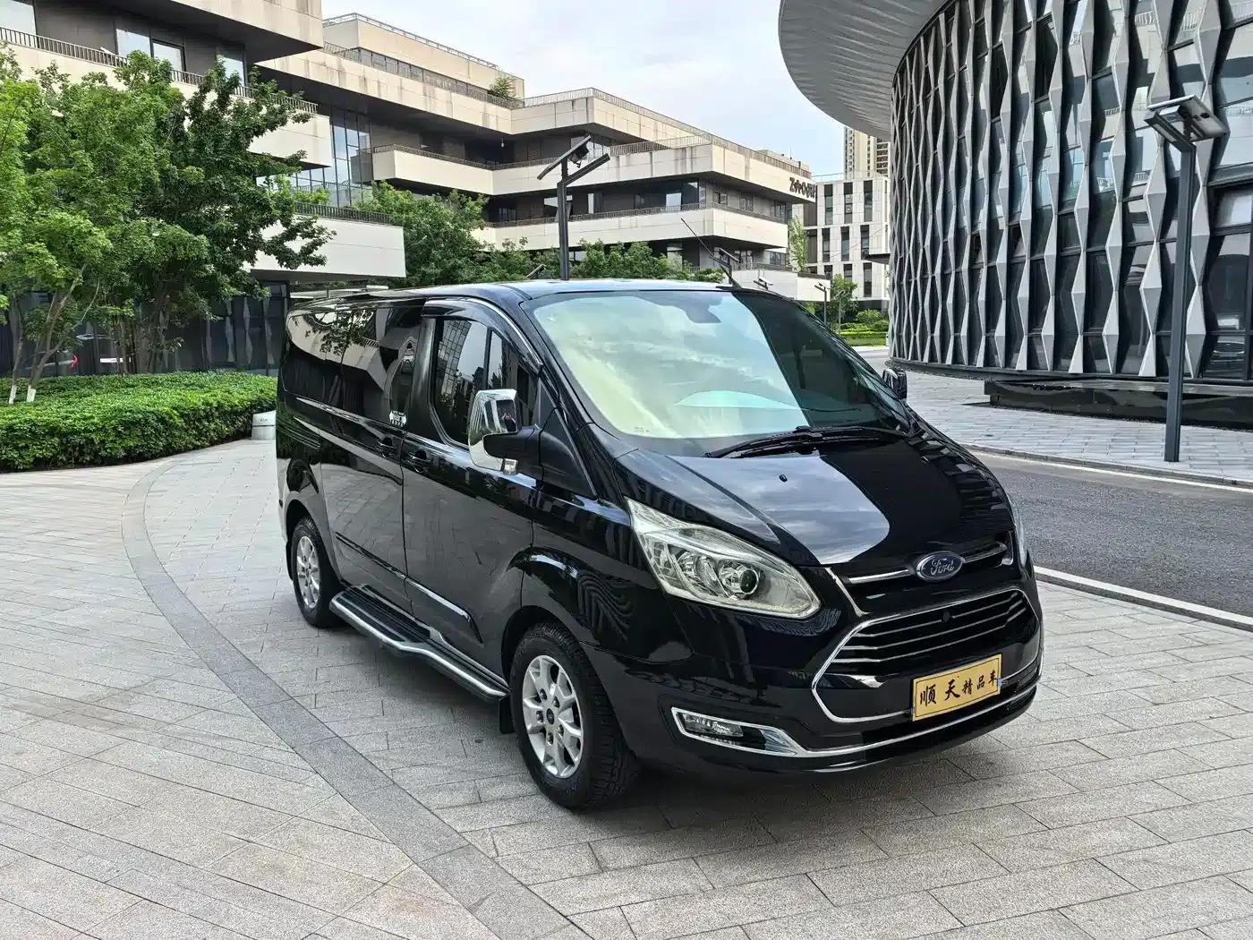 Tourneo 2017 2.0T Automatic Elite Edition — миниатюра 3