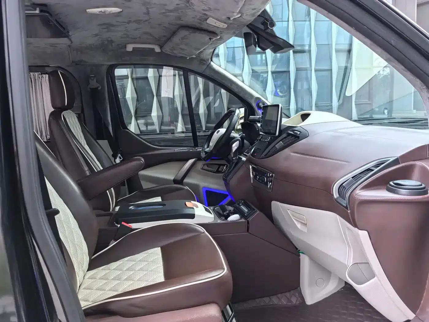 Tourneo 2017 2.0T Automatic Elite Edition — миниатюра 28