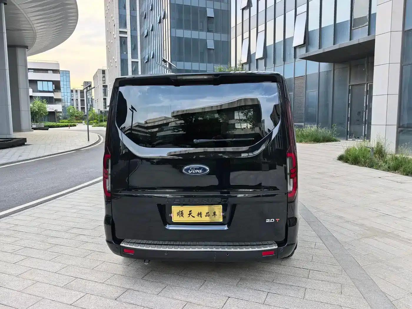 Tourneo 2017 2.0T Automatic Elite Edition — миниатюра 6