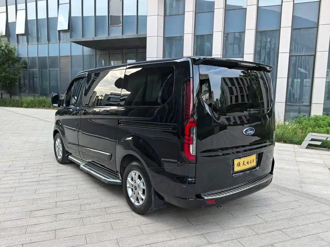 Tourneo 2017 2.0T Automatic Elite Edition — миниатюра 7