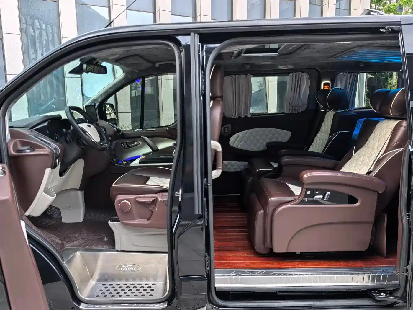 Tourneo 2017 2.0T Automatic Elite Edition — миниатюра 9