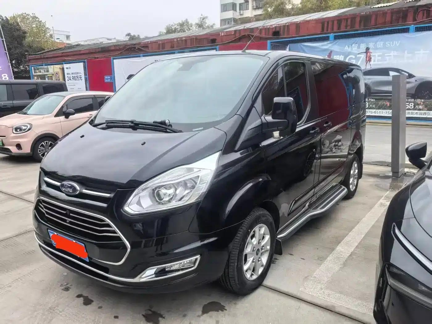 Tourneo 2017 2.0T Automatic Elite Edition — миниатюра 1
