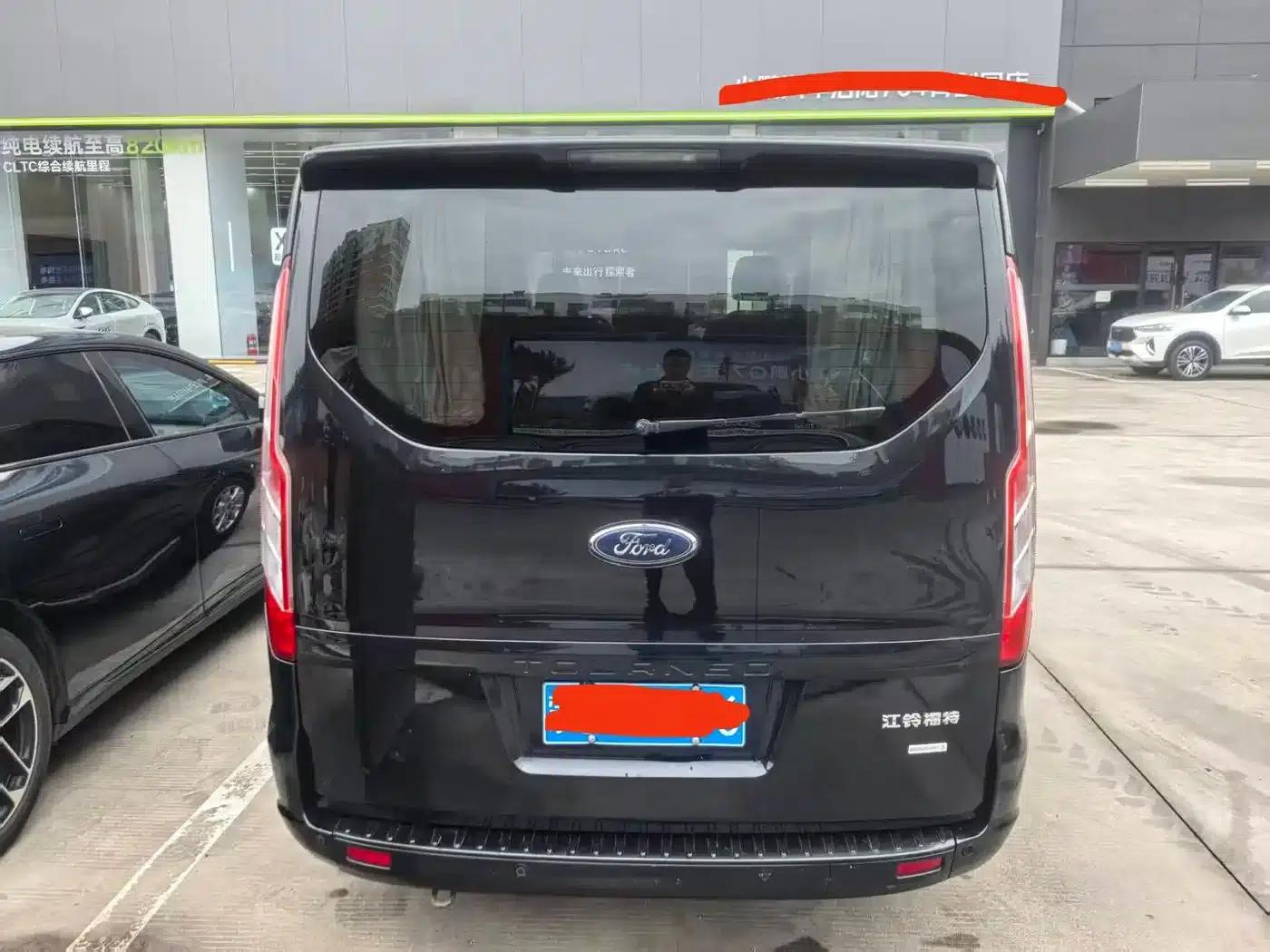 Tourneo 2017 2.0T Automatic Elite Edition — миниатюра 4